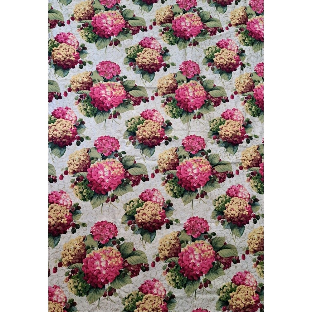 Lakehouse Fabric LH03007 Hydrangeas & Raspberries with Scroll 151" x 41.5"